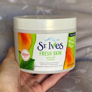 St. Ives Apricot Scrub